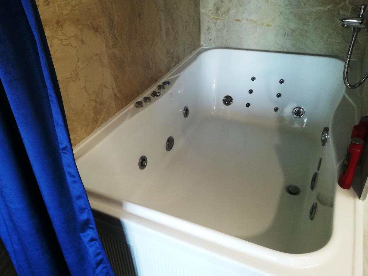 Jacuzzi New Loft Apartcomplex Kaskad, Минск - Центр Города มินสก์ ภายนอก รูปภาพ