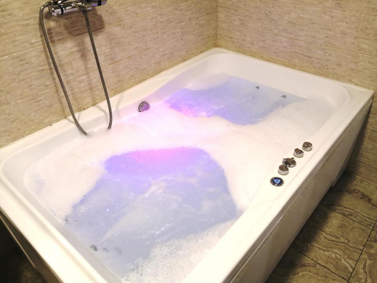 Jacuzzi New Loft Apartcomplex Kaskad, Минск - Центр Города มินสก์ ภายนอก รูปภาพ