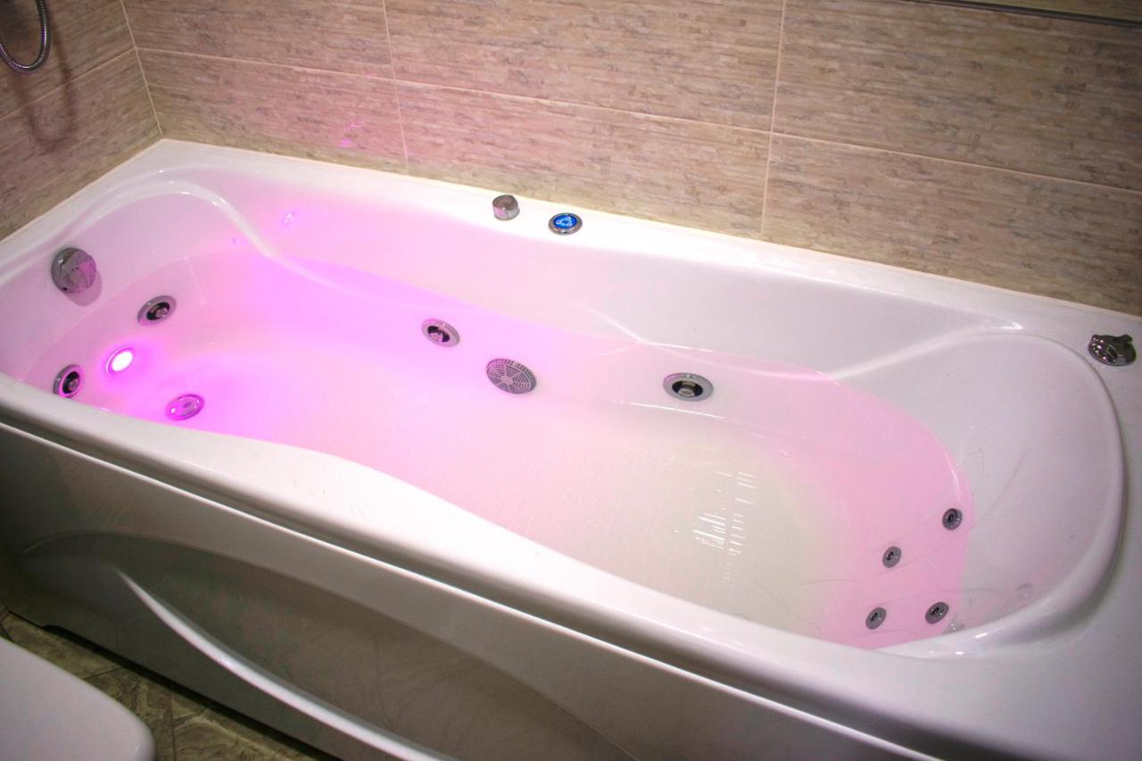 Jacuzzi New Loft Apartcomplex Kaskad, Минск - Центр Города มินสก์ ห้อง รูปภาพ